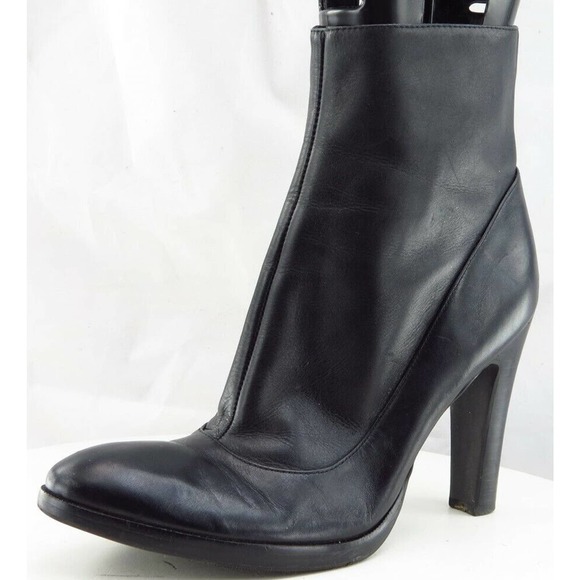 BCBGeneration Boot Sz 8 B Short Boots Black Leather Women‎ - Picture 1 of 7